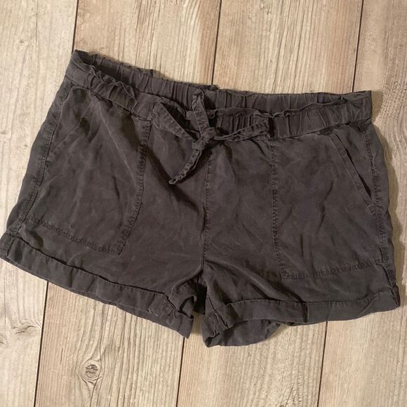 AERIE Size Medium Charcoal Gray Paperbag Shorts with Tie Front - Picture 1 of 6